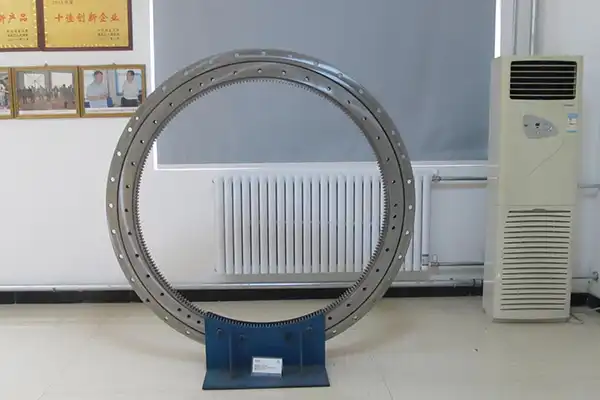What are the Advantages of Using a Four Point Contact Ball Slewing Bearing?